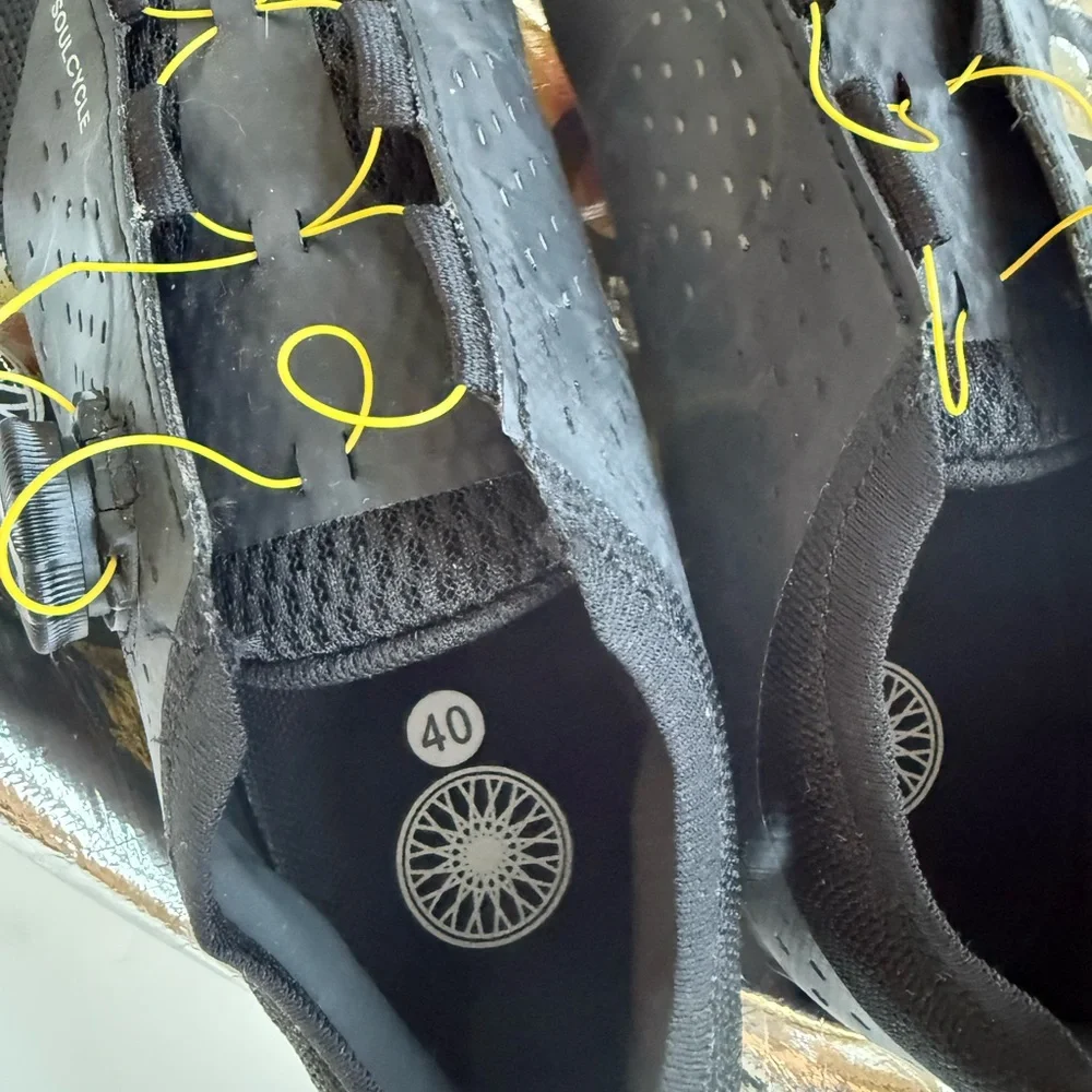 SoulCycle Black Shoes with Yellow Highlights - Picture 4 of 4